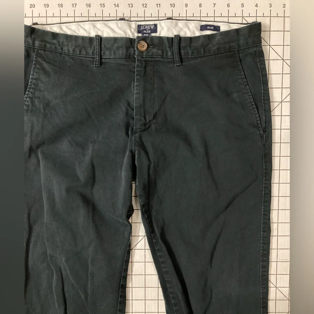 J. Crew Flex Men’s Size 32/34 Slim Fit‎ Chino Pants